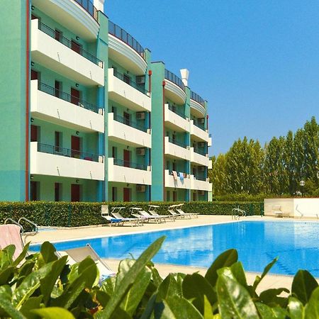 Apartment In Caorle With Heating Екстериор снимка