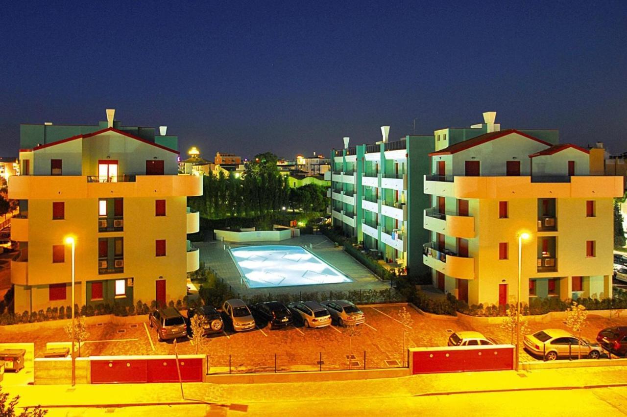 Apartment In Caorle With Heating Екстериор снимка