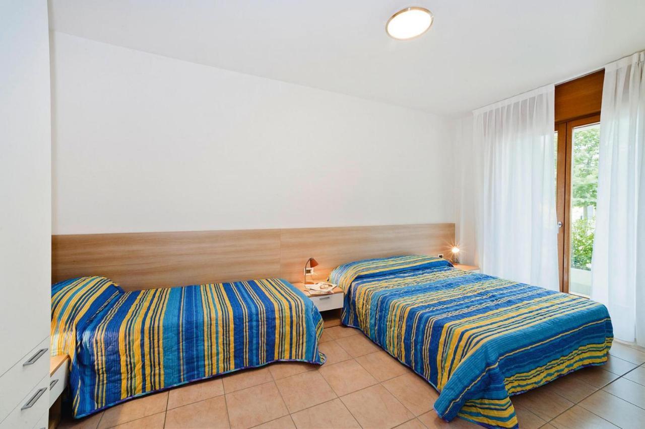 Apartment In Caorle With Heating Екстериор снимка