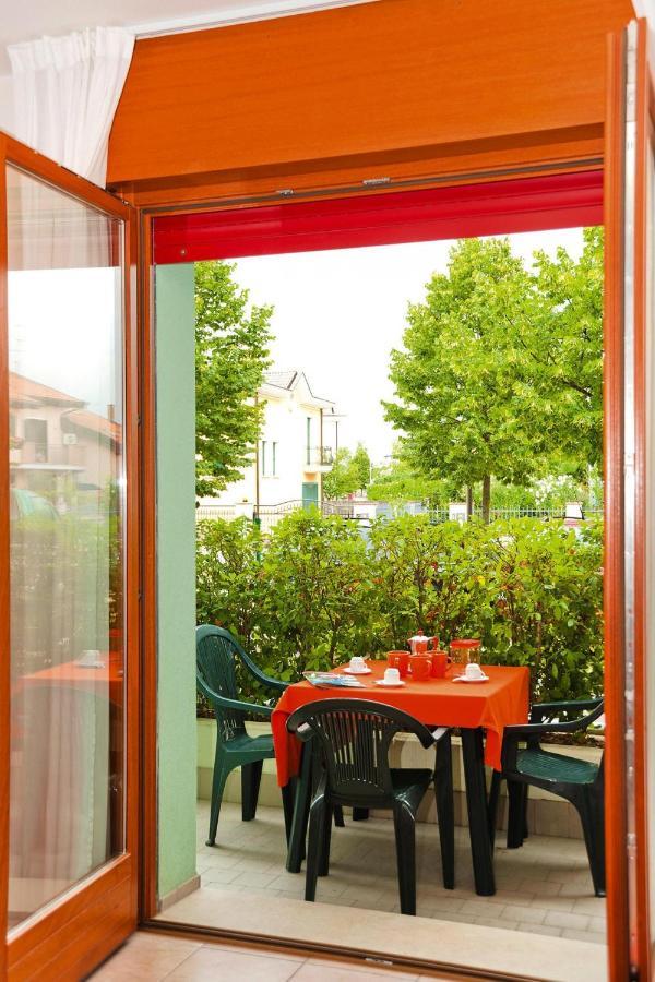 Apartment In Caorle With Heating Екстериор снимка